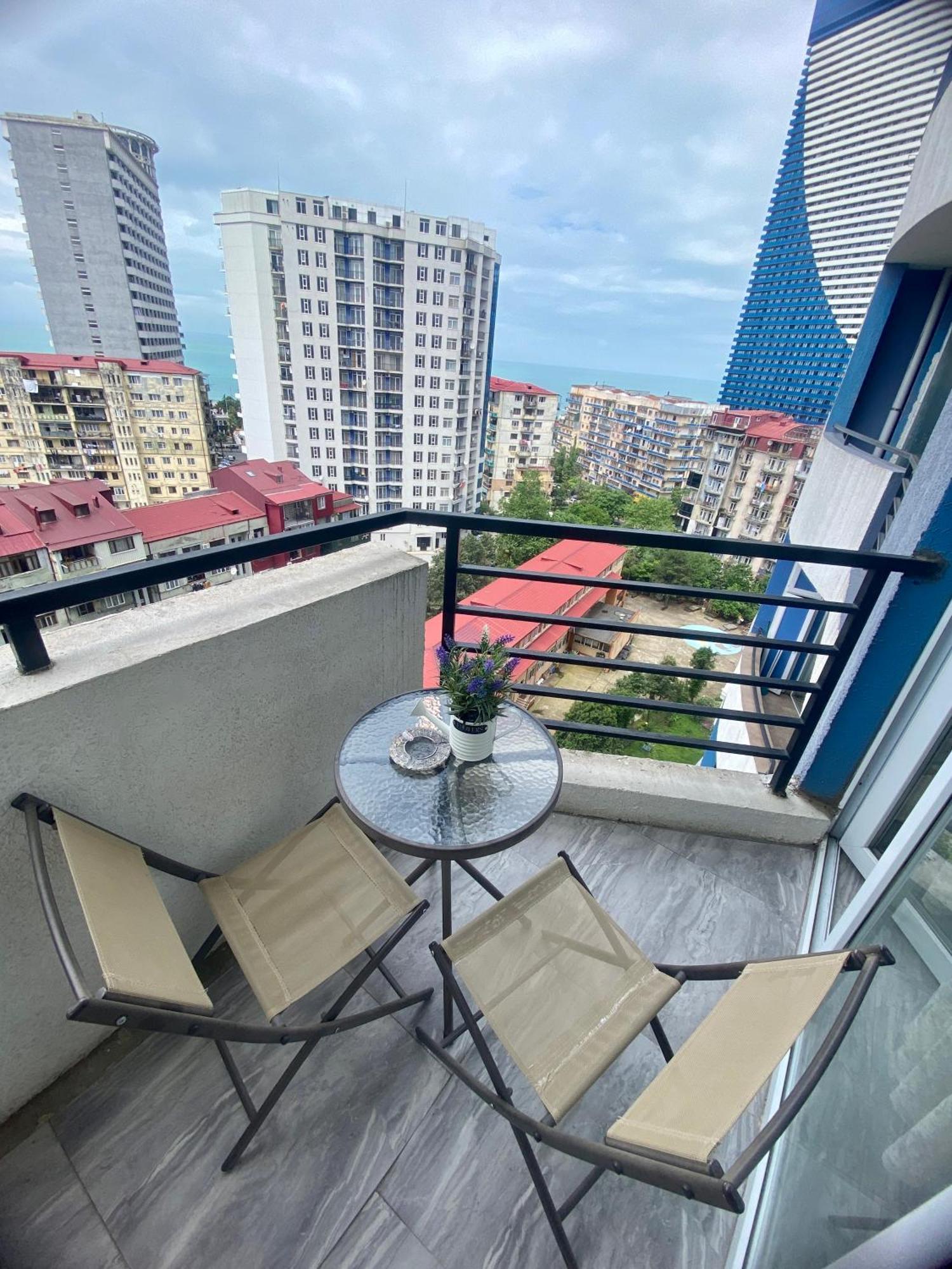 Pirosmani 18D, 12 Floor Apartment Батуми Екстериор снимка
